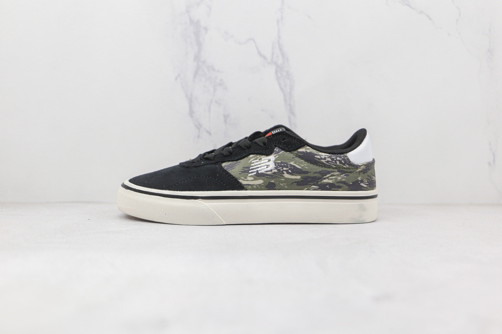 뉴발란스 AM232WGH