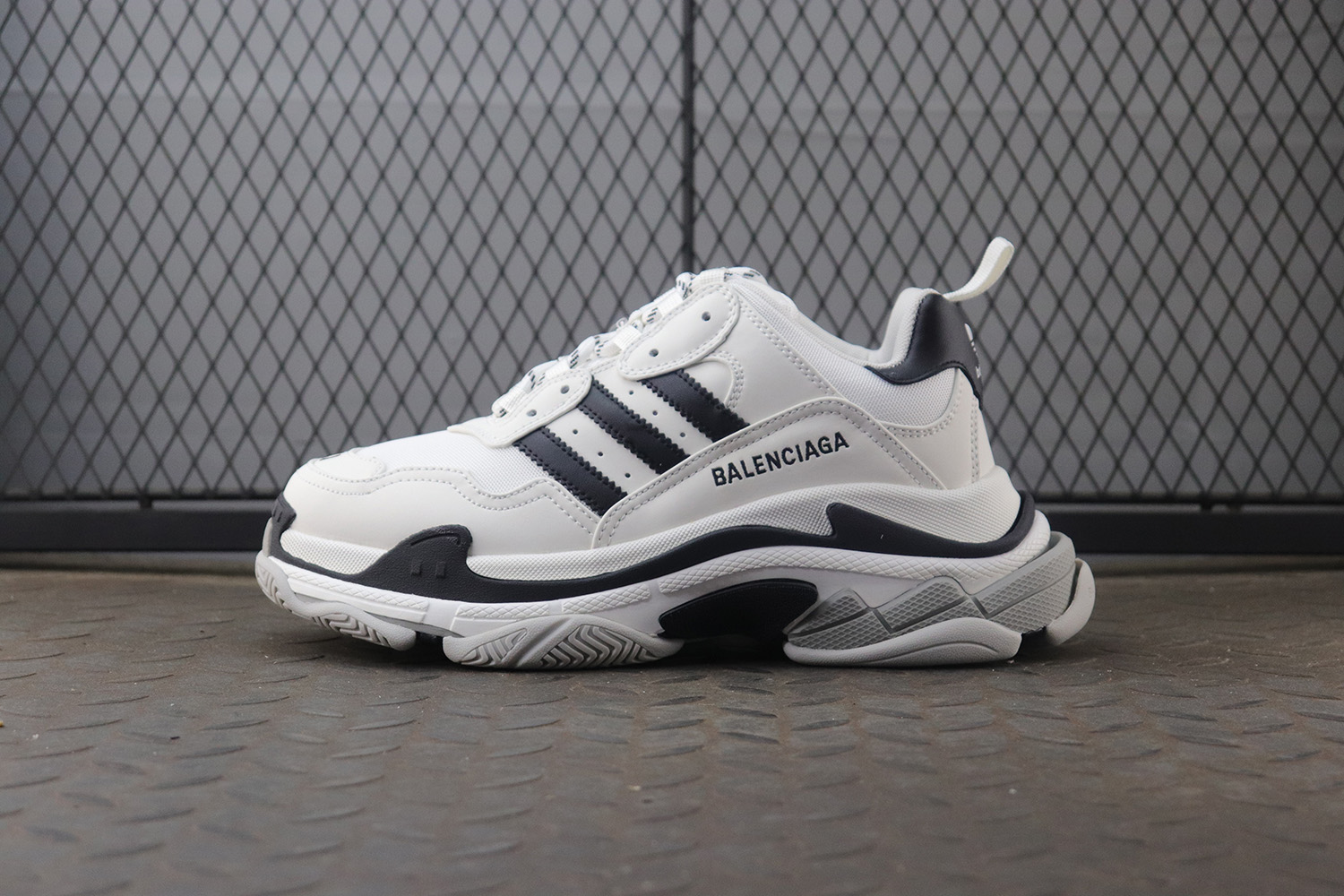 발렌시아가 X 아디다스