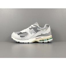 뉴발란스 2002R 프로텍션 팩 레인 클라우드 M2002RDA