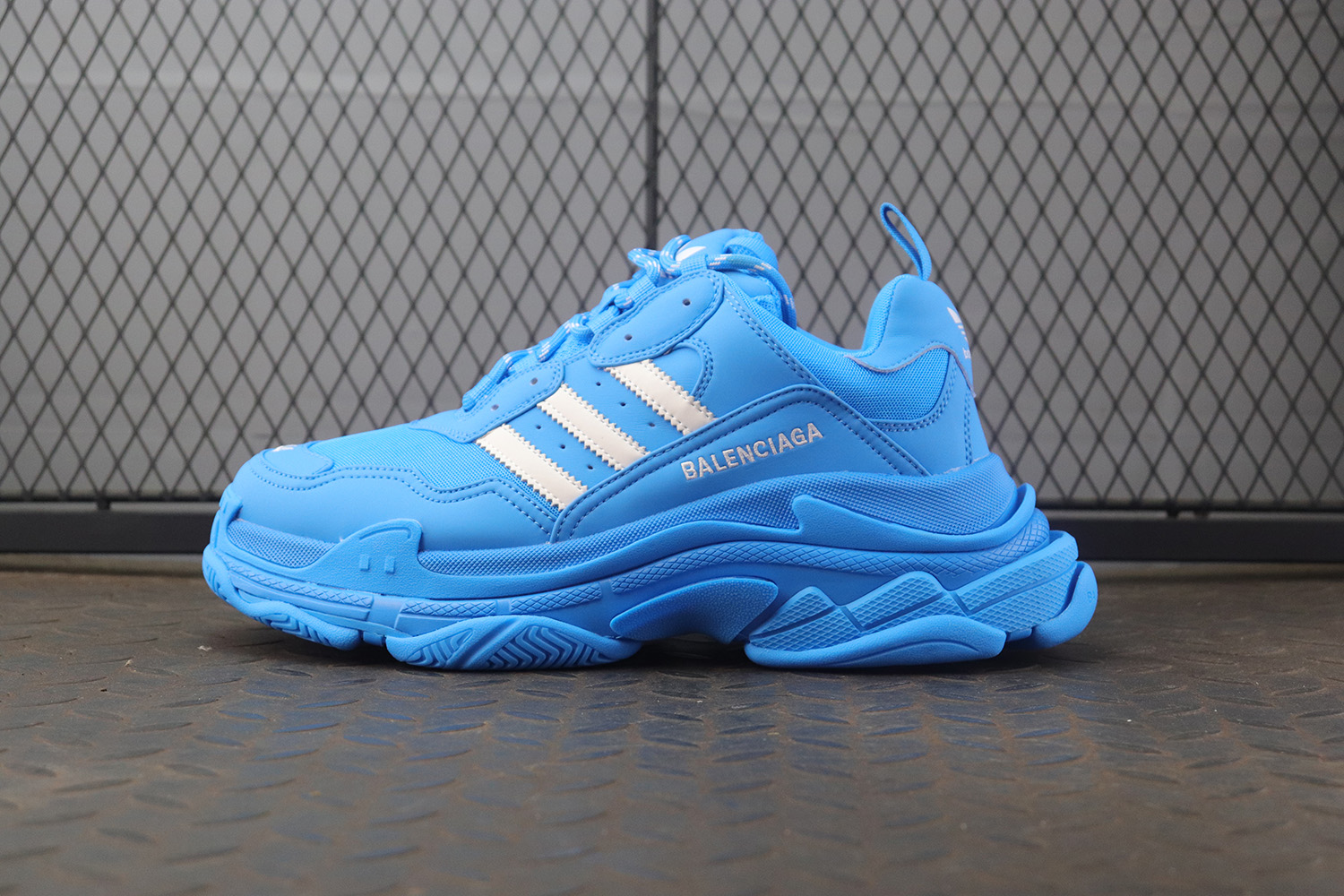 발렌시아가 x 아디다스 트리플 S 스니커즈