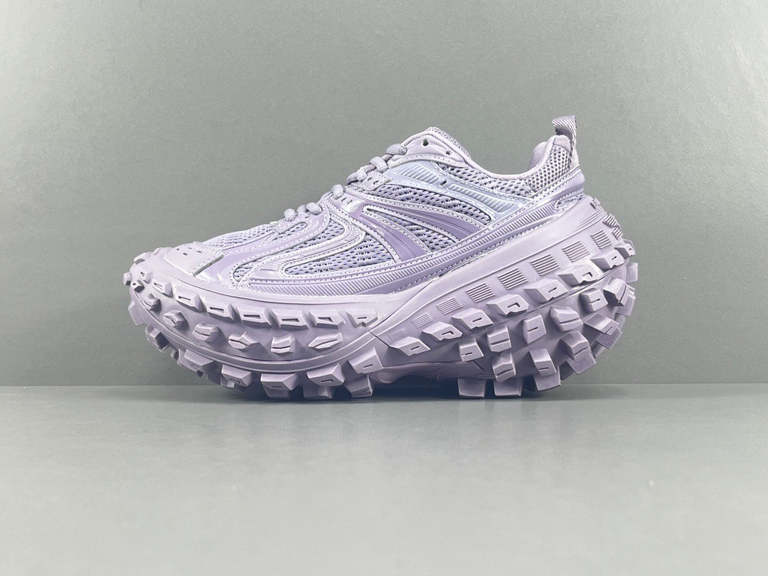 WM 발렌시아가 디펜더 스니커즈 685611W2RAM5500