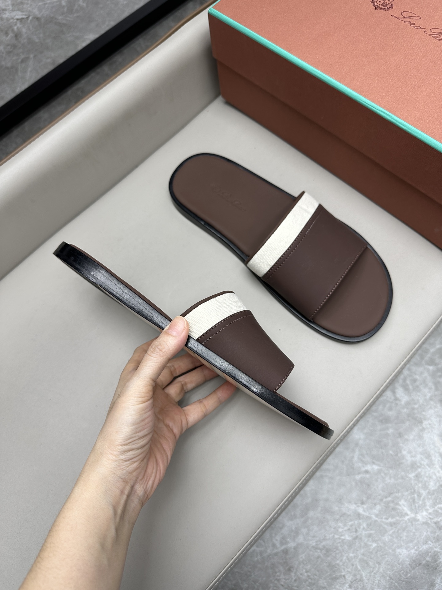 로로피아나 Loro Piana 슬리퍼 