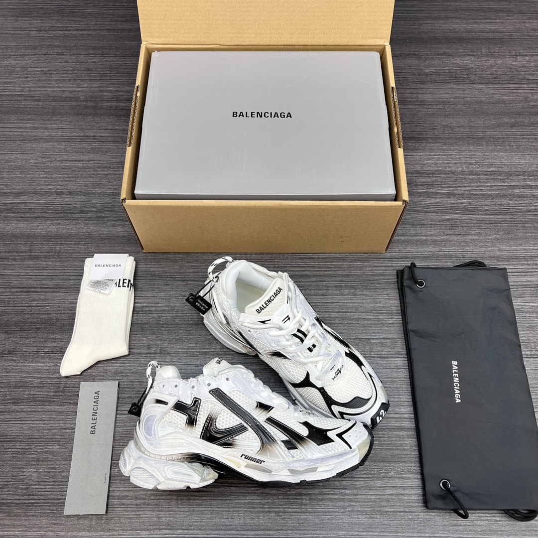 순원 발렌시아가 러너 스니커즈